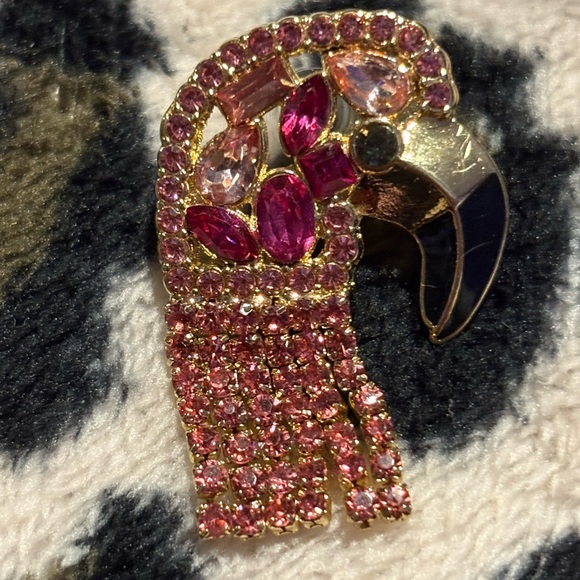 Elegant Gold and Pink Toucan Earrings - Picture 3 of 3